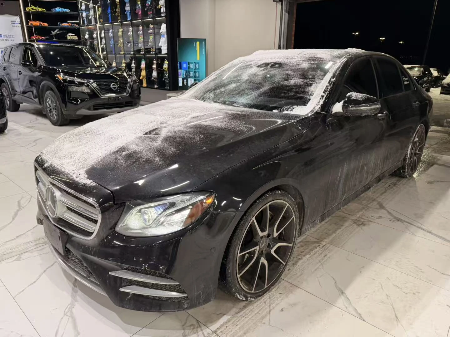 Mercedes-Benz E 300 * CARFAX * БЕЗ ПЪРВОНАЧАЛНА ВНОСКА - изображение 3