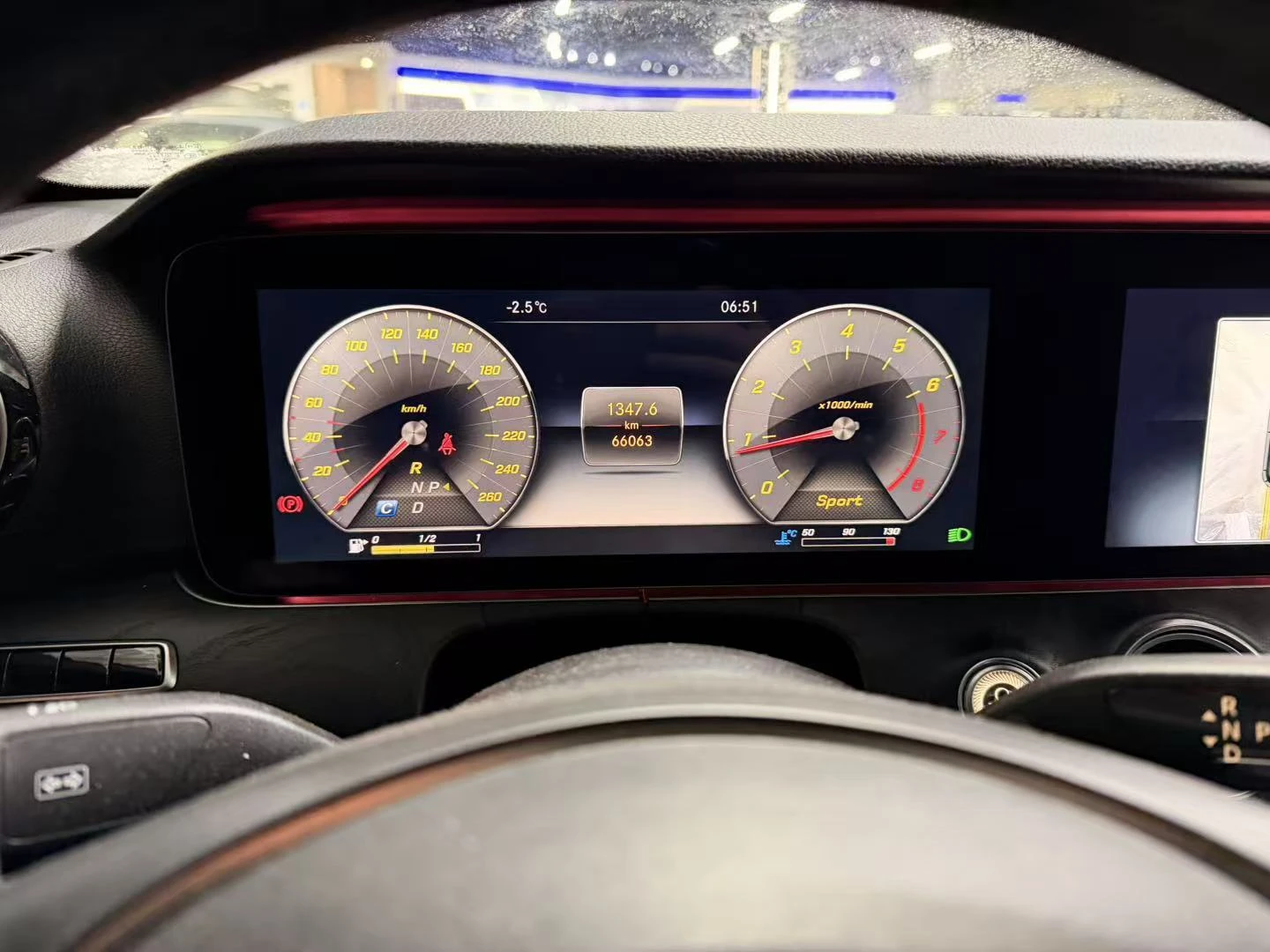 Mercedes-Benz E 300 * CARFAX * БЕЗ ПЪРВОНАЧАЛНА ВНОСКА - изображение 10