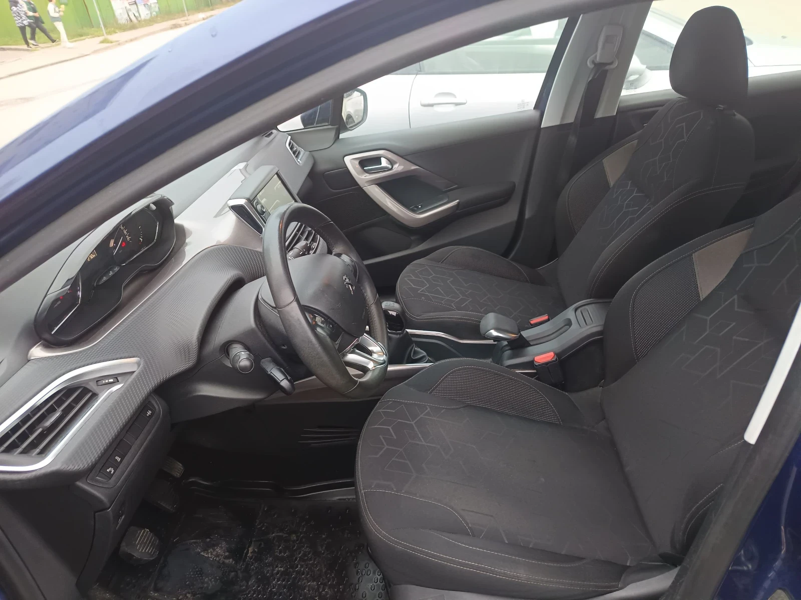 Peugeot 2008 1.6 i - изображение 9