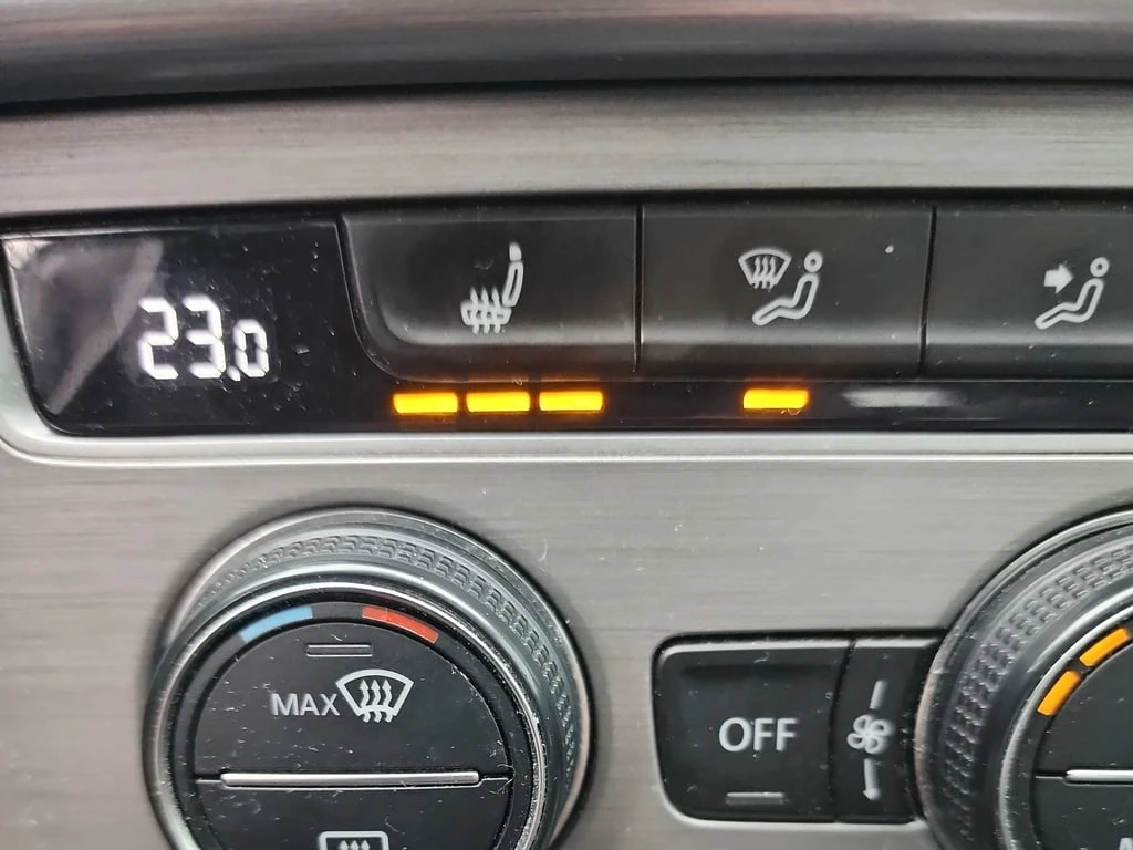 VW Golf * 5dr HB Auto 1.8 TSI * CARFAX * ���� �� �� | Mobile.bg � ����������� 16