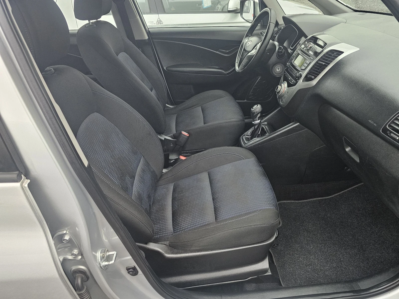 Hyundai Ix20 1.4i 90�.�.������! | Mobile.bg � ����������� 11