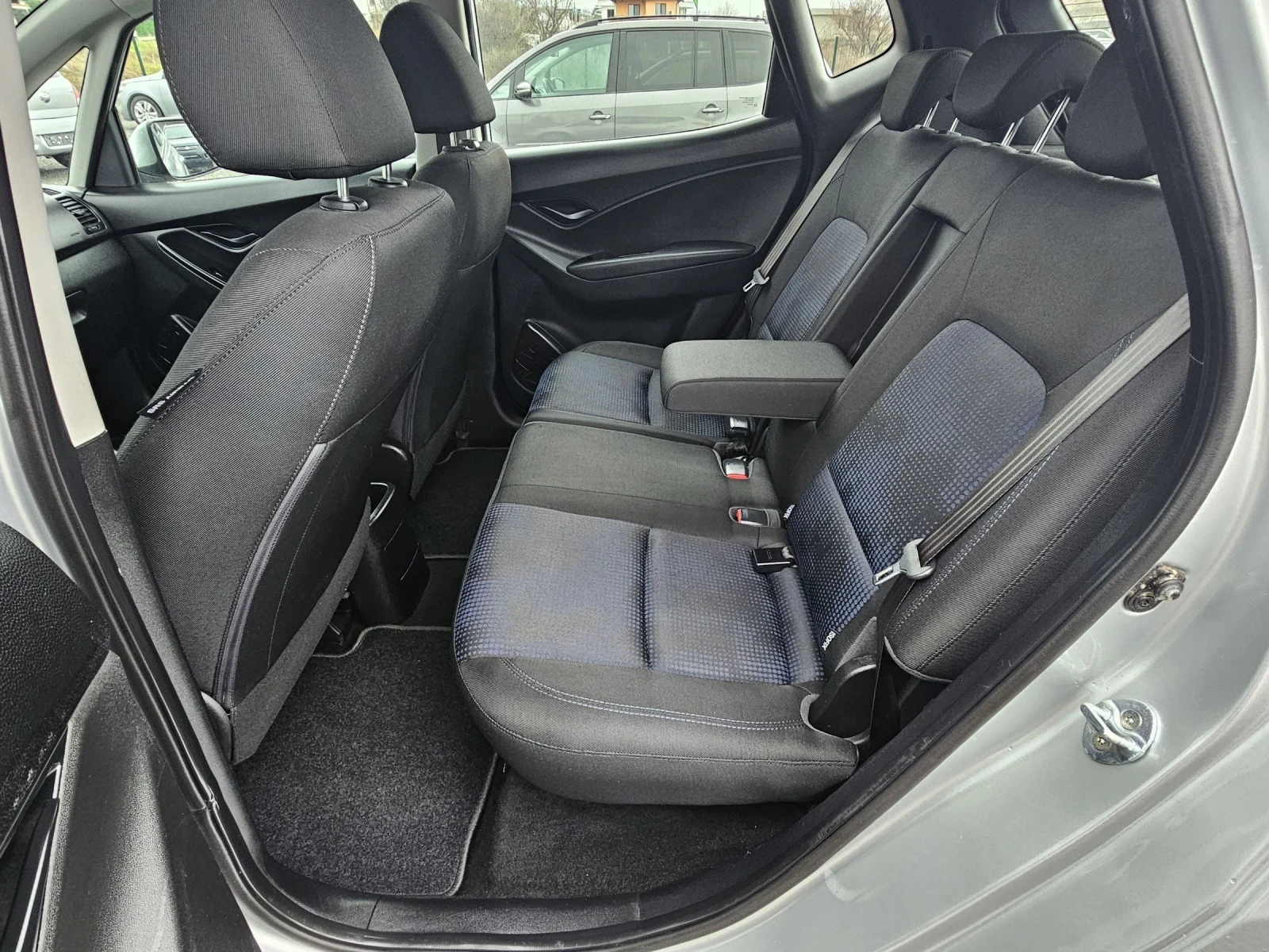 Hyundai Ix20 1.4i 90�.�.������! | Mobile.bg � ����������� 12