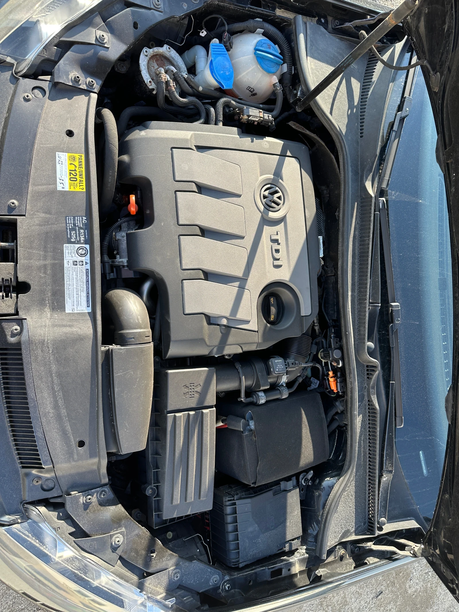 VW Golf 1.6 tdi Добро състояние, снимка 8 - Автомобили и джипове - 53993170