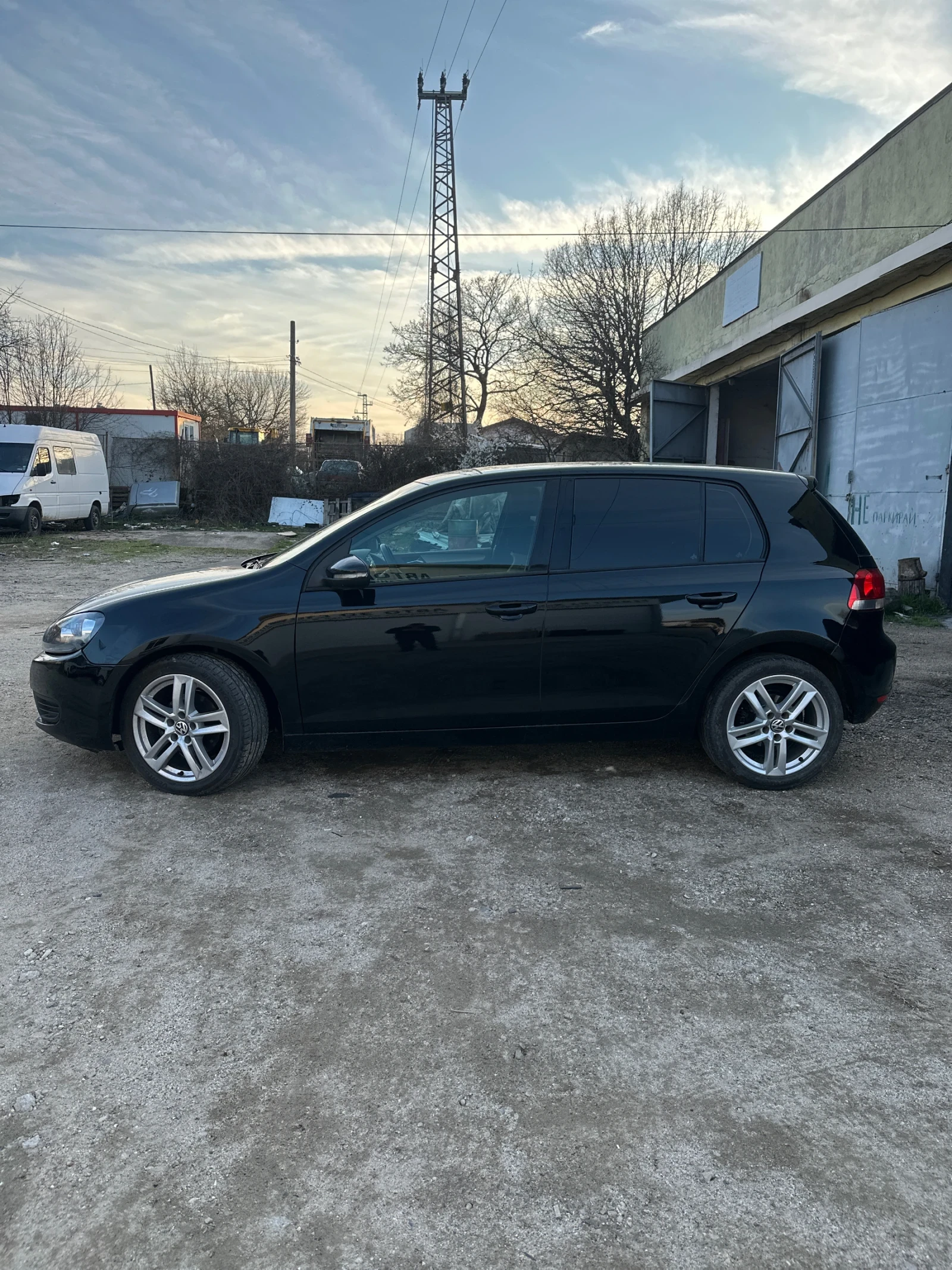 VW Golf 1.6 tdi Добро състояние, снимка 4 - Автомобили и джипове - 53993170