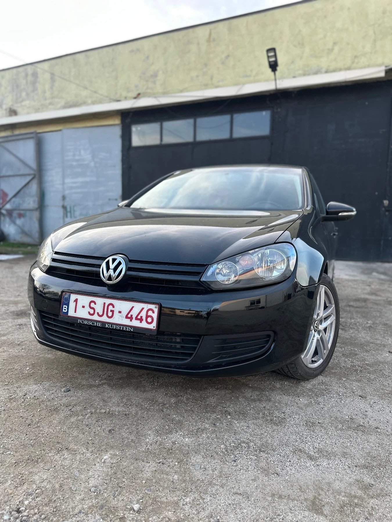 VW Golf 1.6 tdi Добро състояние