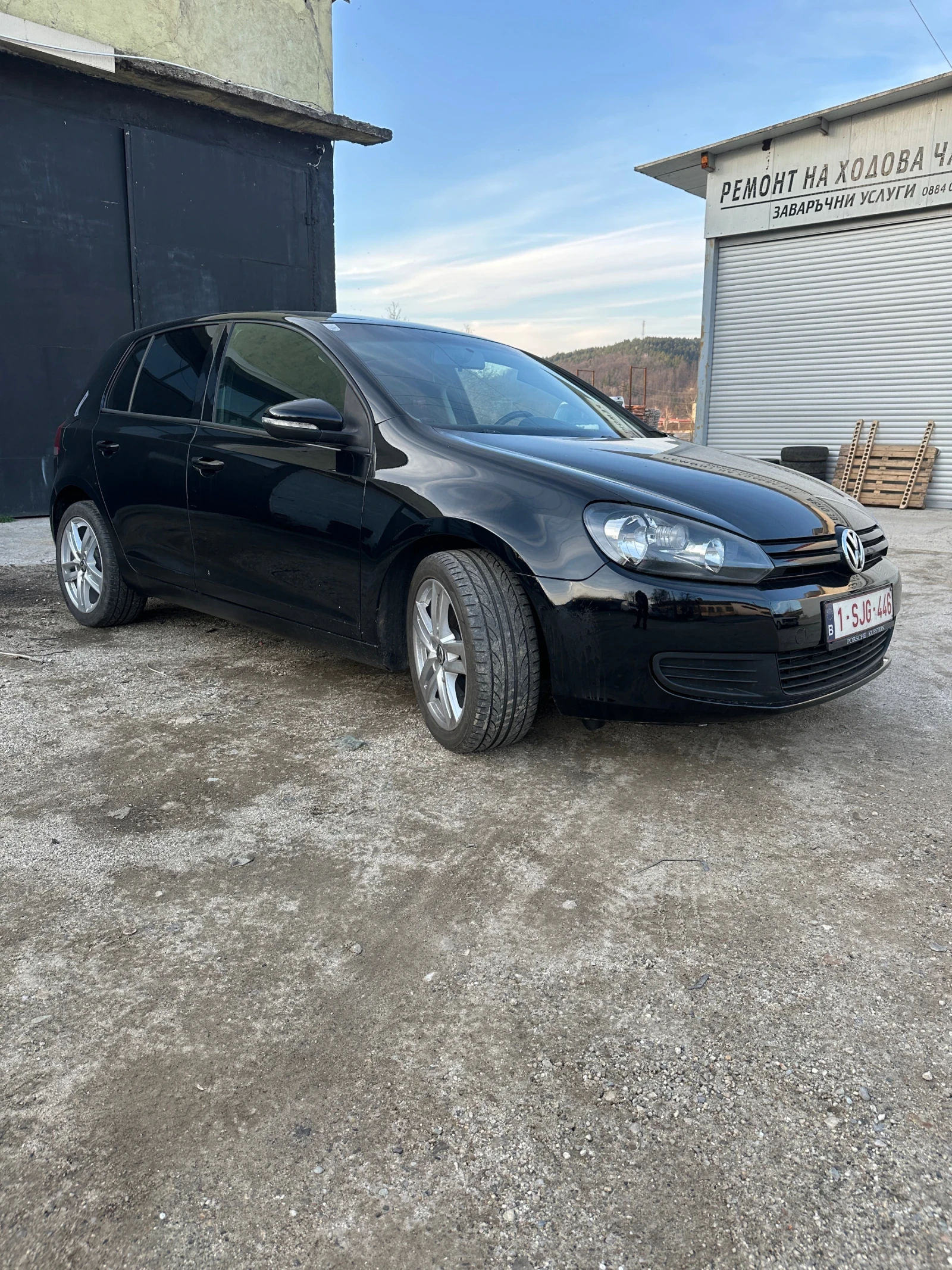 VW Golf 1.6 tdi Добро състояние, снимка 6 - Автомобили и джипове - 53993170