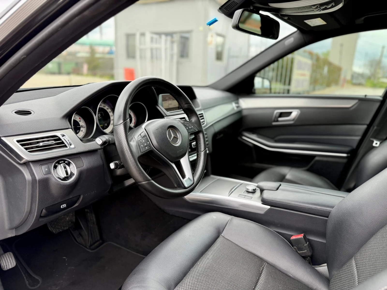 Mercedes-Benz E 220 FACE/ 170кс/ 9G/ NAVI/ TV/ PODGREV/, снимка 9 - Автомобили и джипове - 54079838