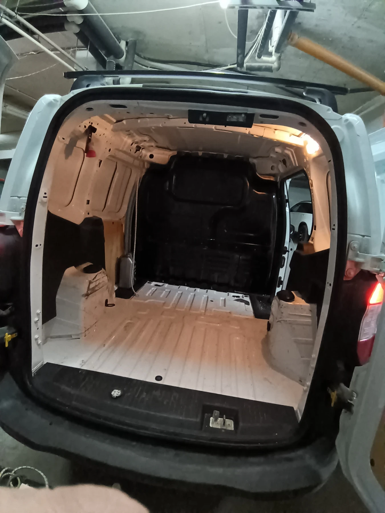 Ford Courier, снимка 15 - Автомобили и джипове - 54093268