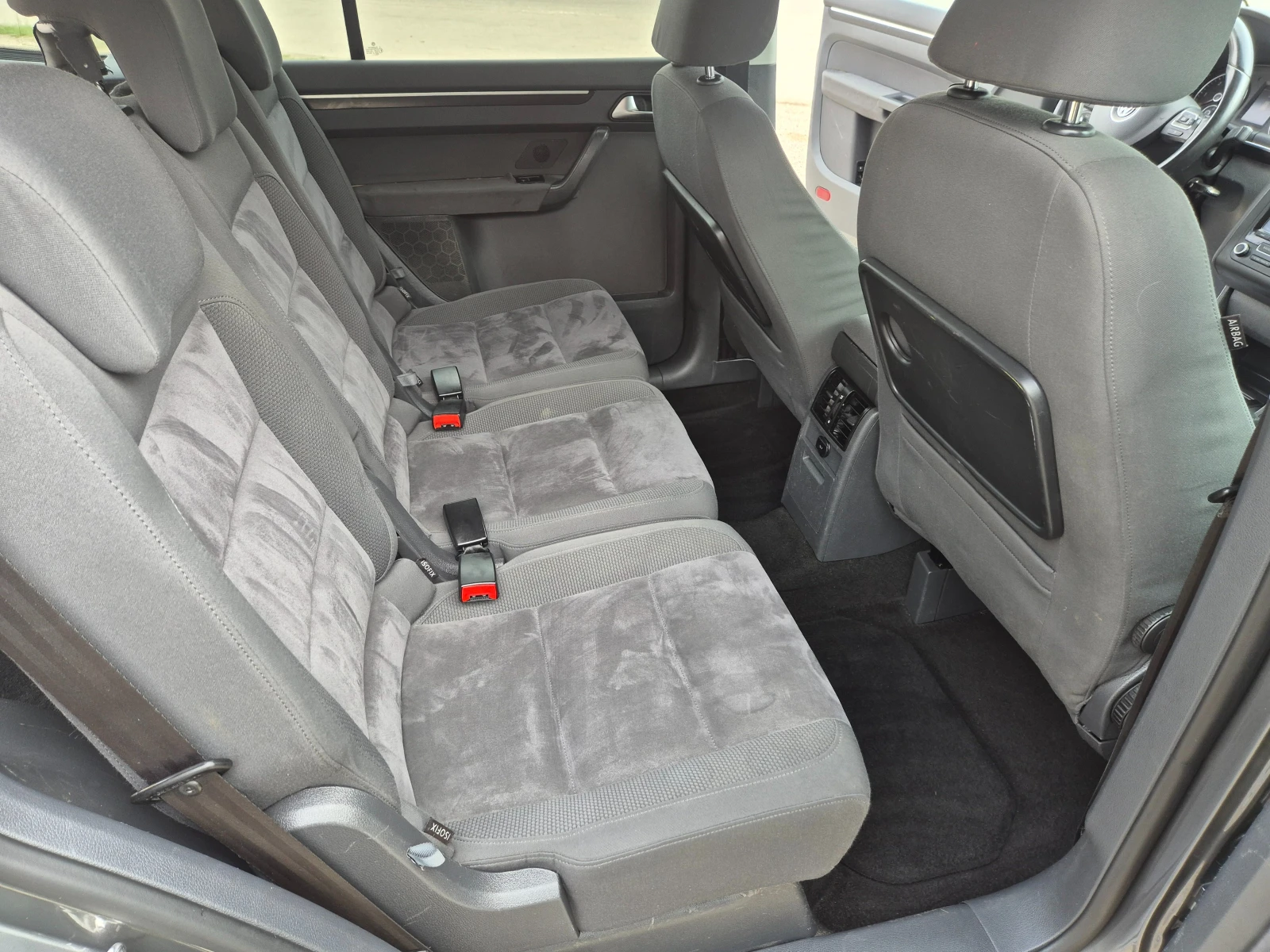 VW Touran 2.0, TDI, 140k.s 7MESTA, снимка 10 - Автомобили и джипове - 54145464