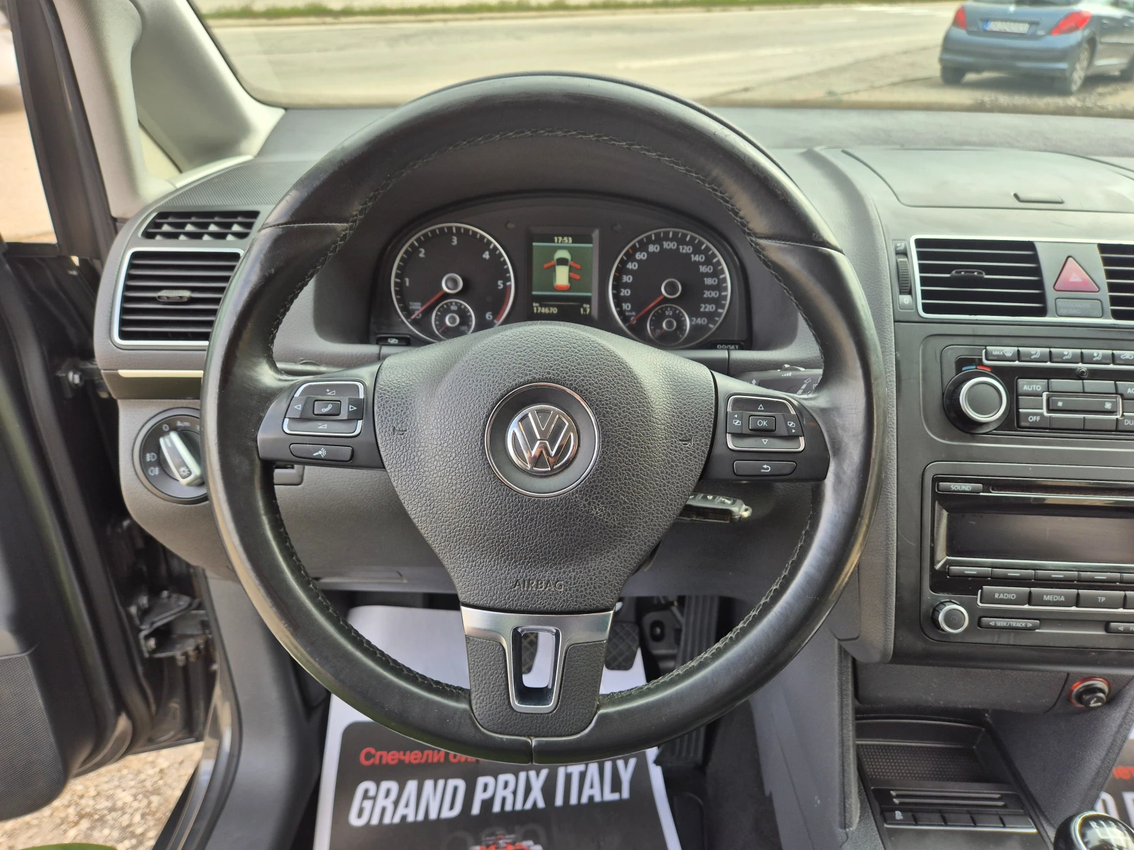 VW Touran 2.0, TDI, 140k.s 7MESTA, снимка 14 - Автомобили и джипове - 54145464