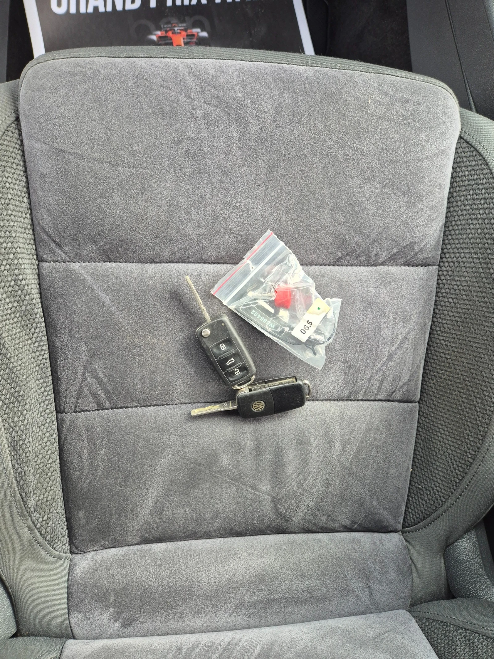 VW Touran 2.0, TDI, 140k.s 7MESTA, снимка 16 - Автомобили и джипове - 54145464