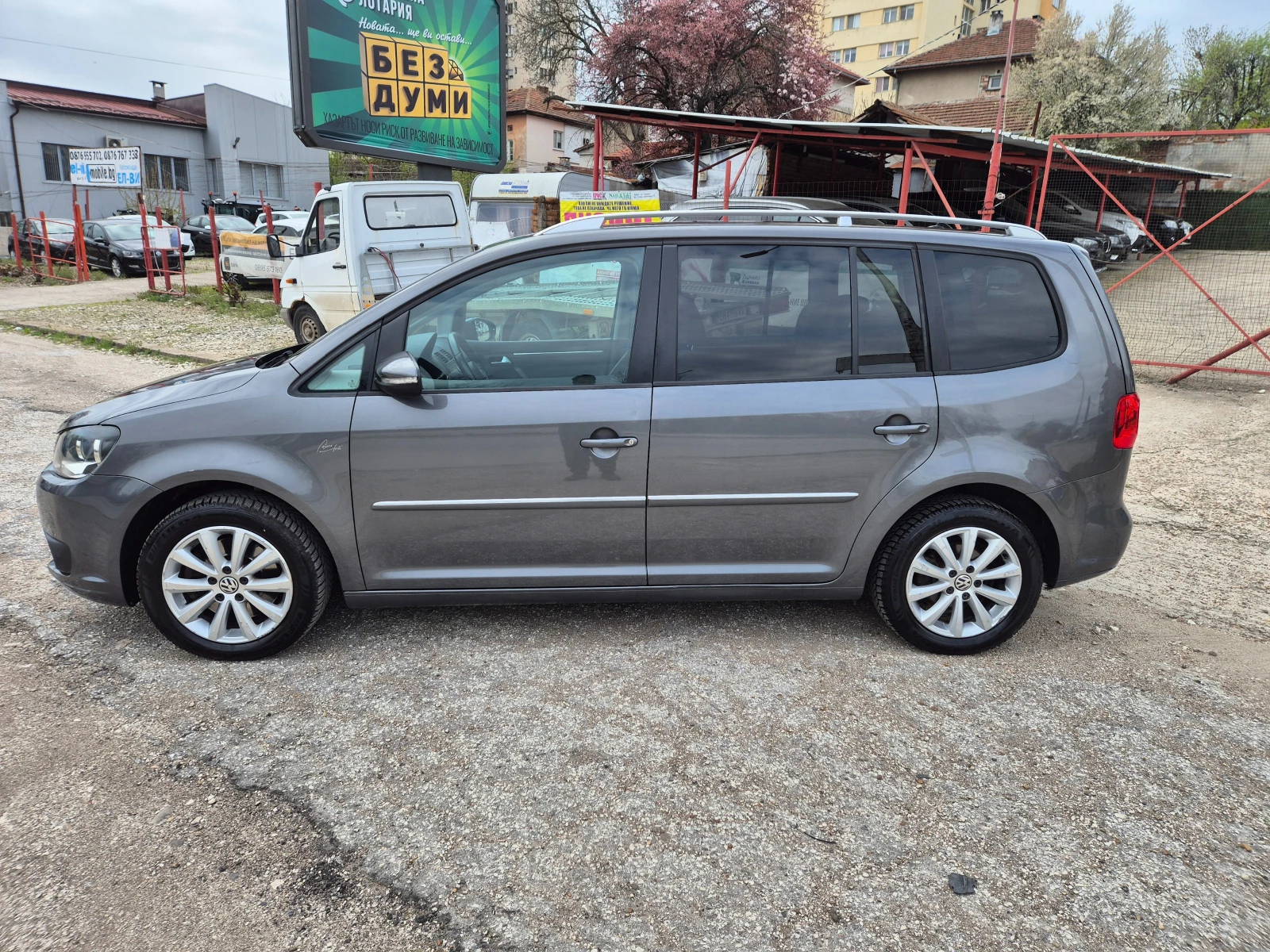 VW Touran 2.0, TDI, 140k.s 7MESTA, снимка 7 - Автомобили и джипове - 54145464