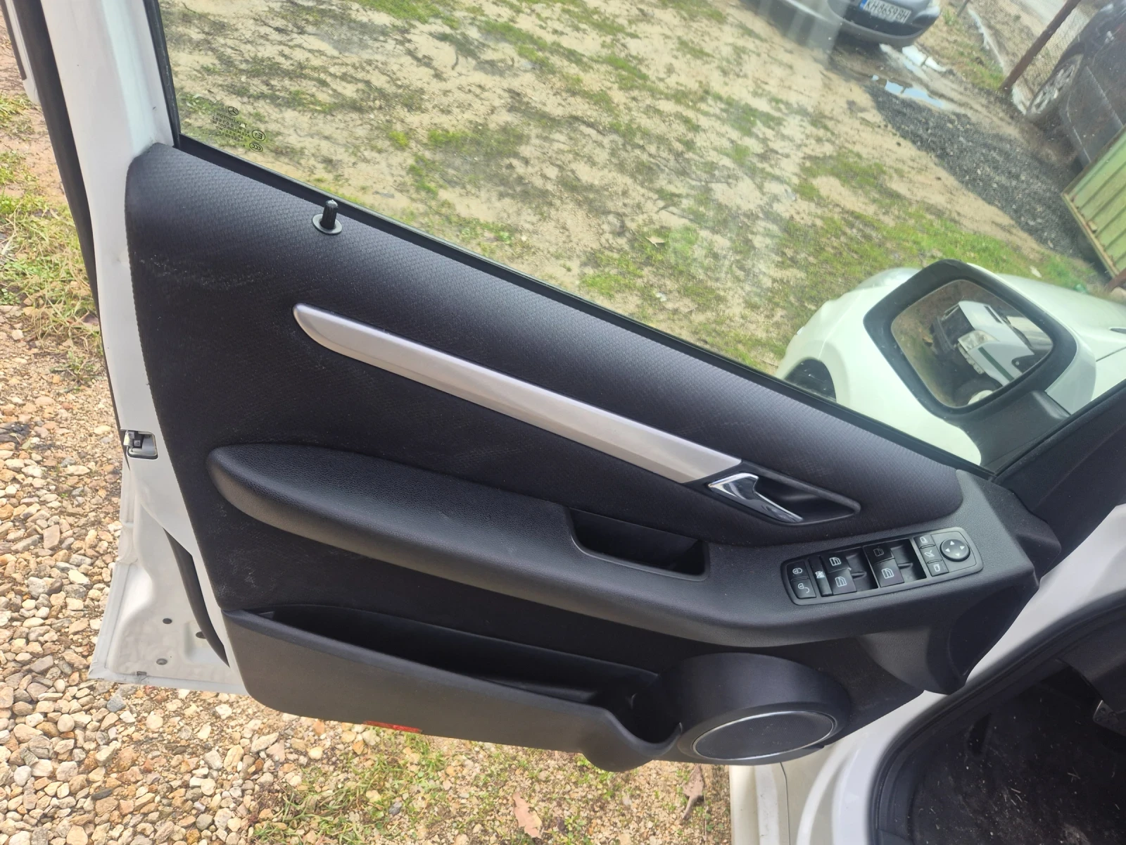 Mercedes-Benz B 200, снимка 11 - Автомобили и джипове - 54160429