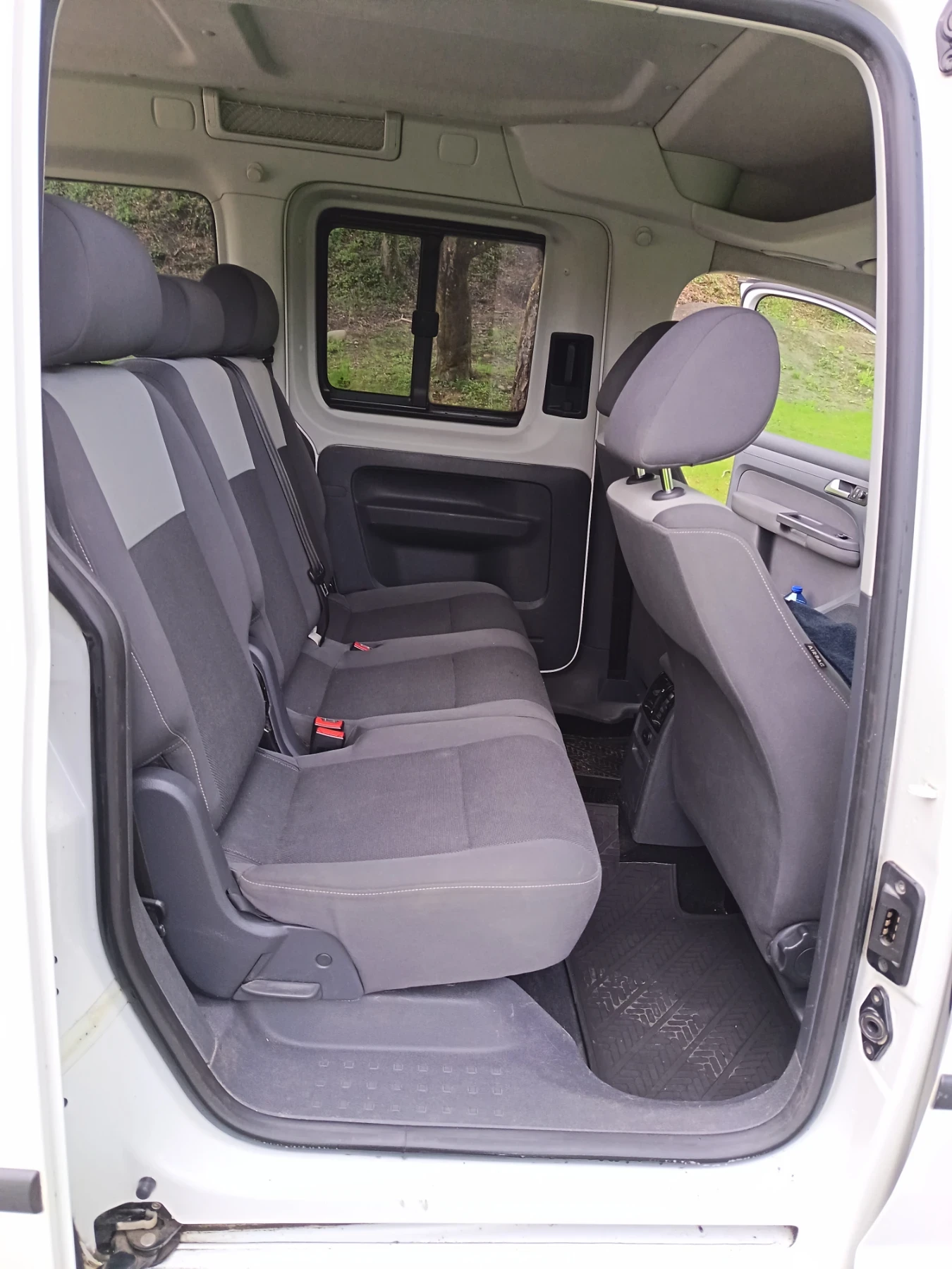 VW Caddy 1, 6 75kw, снимка 9 - Автомобили и джипове - 54386639
