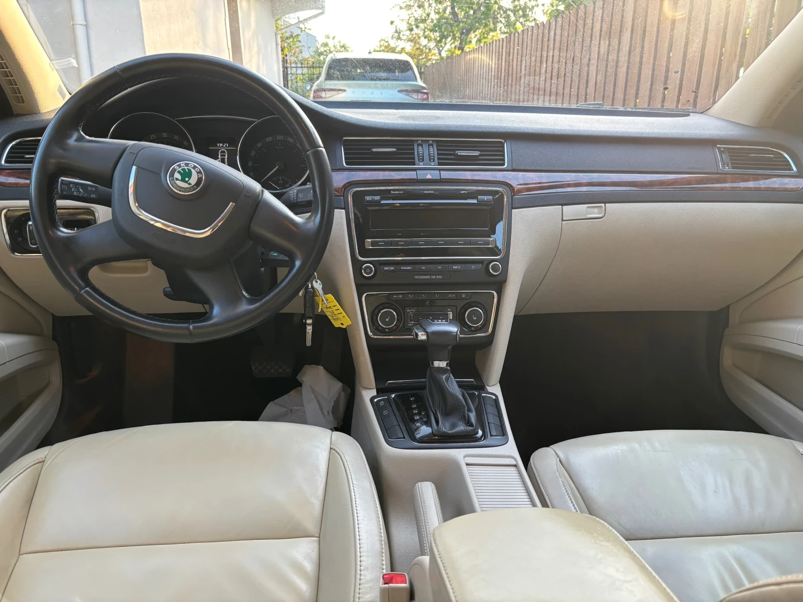 Skoda Superb 2.0TDI, снимка 5 - Автомобили и джипове - 54610341
