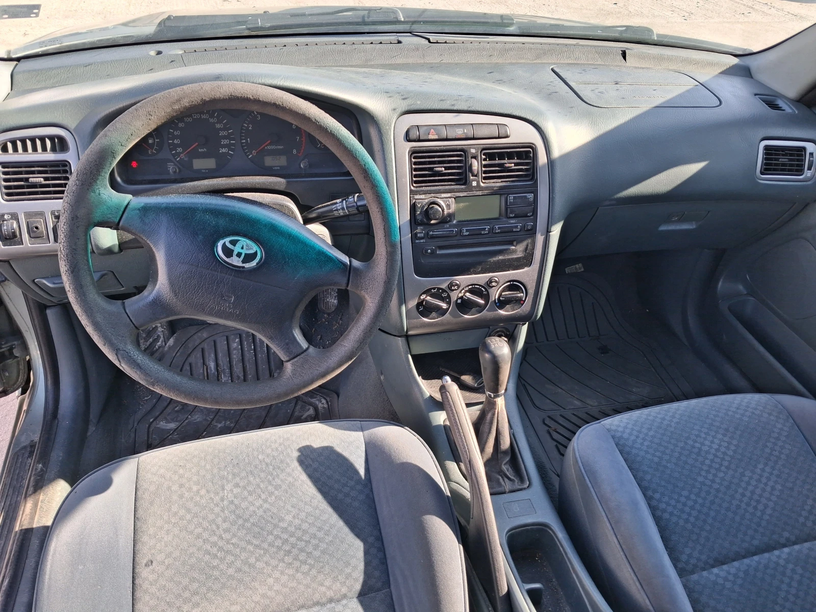 Toyota Avensis 1.6i VVTI, снимка 6 - Автомобили и джипове - 54643545