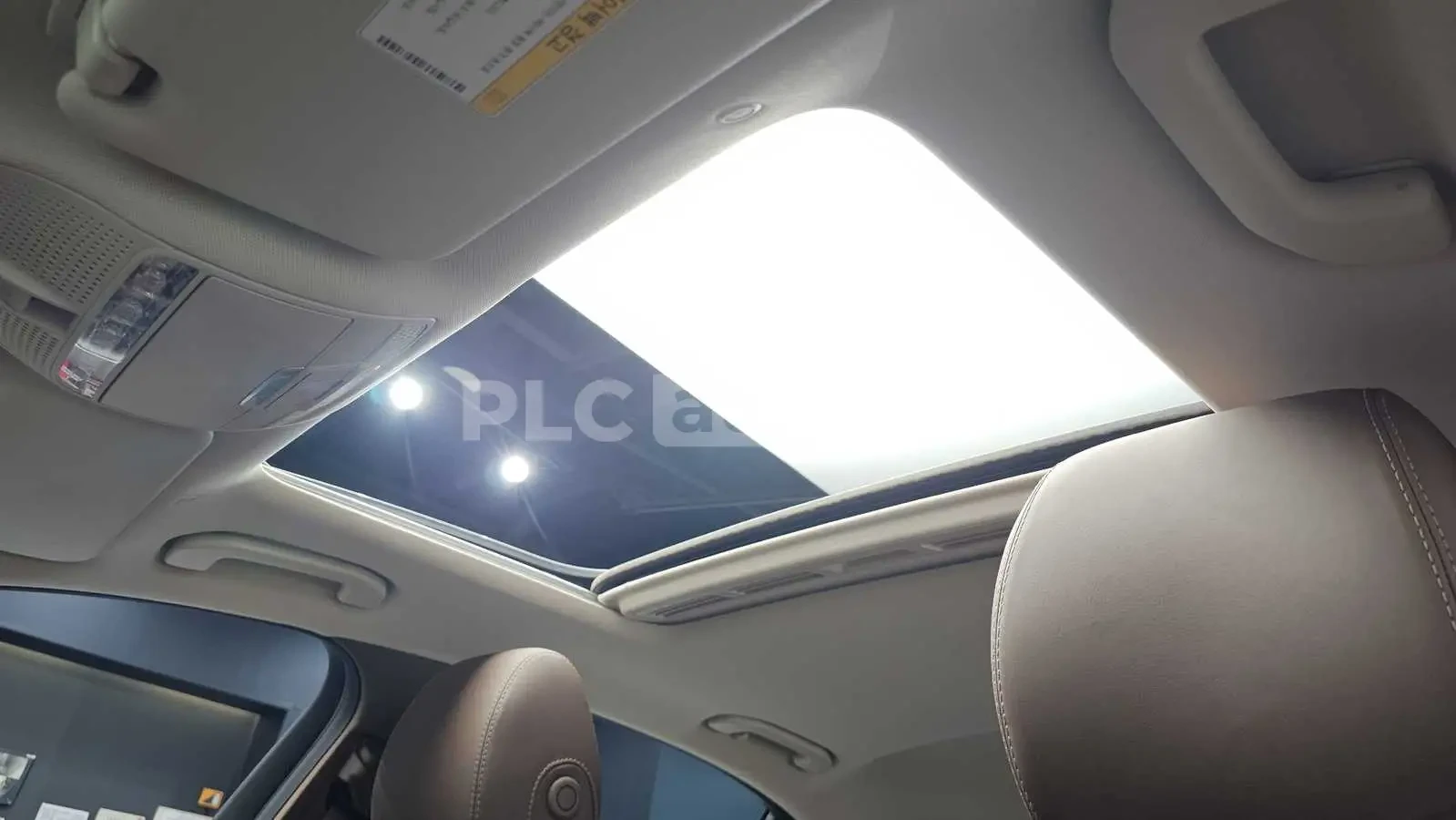 Mercedes-Benz E 220 ПОДГРЕВИ * ПАНО * KEYLESS * АВТОКРЕДИТ , снимка 16 - Автомобили и джипове - 54999272