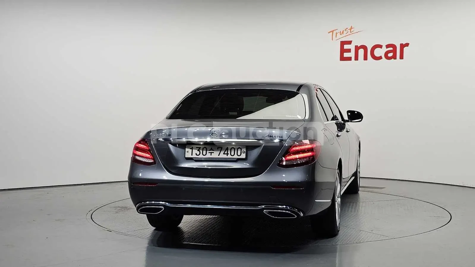 Mercedes-Benz E 220 ПОДГРЕВИ * ПАНО * KEYLESS * АВТОКРЕДИТ , снимка 4 - Автомобили и джипове - 54999272