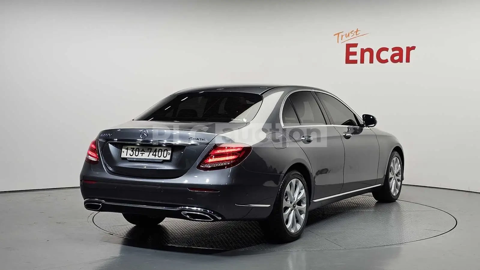 Mercedes-Benz E 220 ПОДГРЕВИ * ПАНО * KEYLESS * АВТОКРЕДИТ , снимка 2 - Автомобили и джипове - 54999272