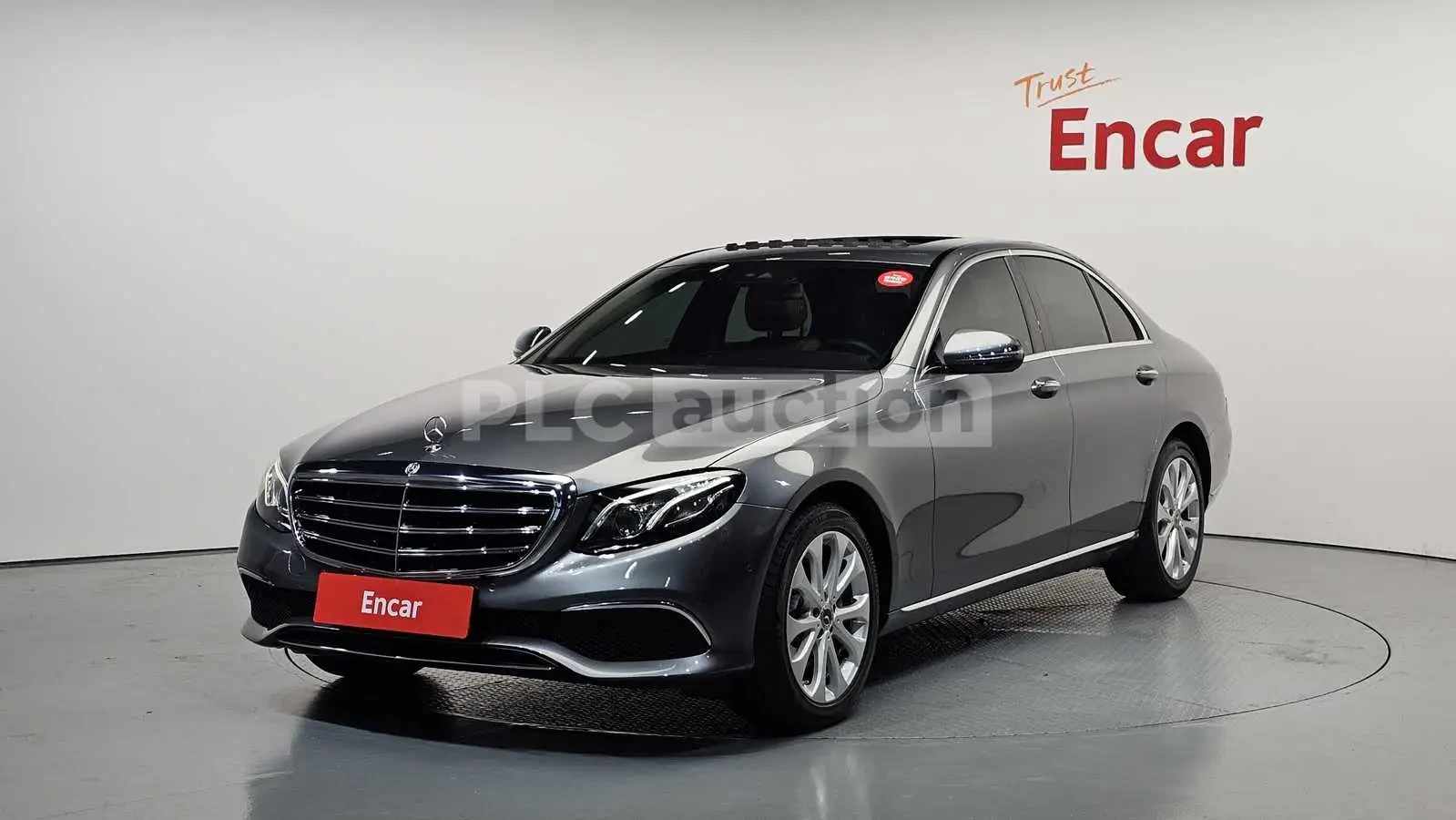 Mercedes-Benz E 220 ПОДГРЕВИ * ПАНО * KEYLESS * АВТОКРЕДИТ 