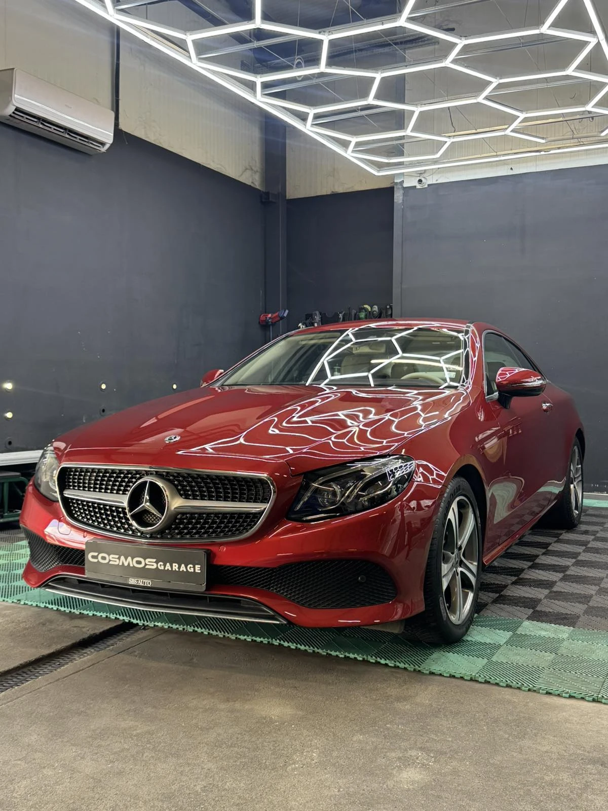 Mercedes-Benz E 220, снимка 7 - Автомобили и джипове - 55121659