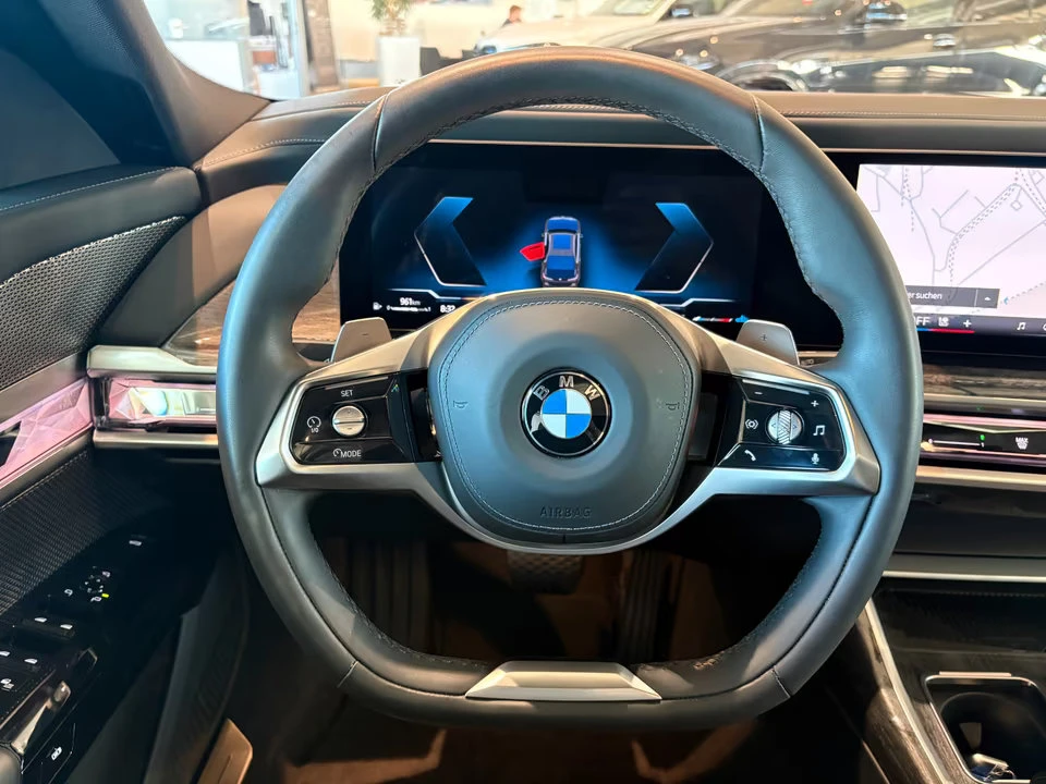 BMW 750 xDRIVE/299HP/360/B&W/HUD/PANO/ACC/588z, снимка 9 - Автомобили и джипове - 55258295
