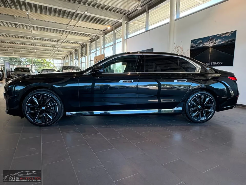 BMW 750 xDRIVE/299HP/360/B&W/HUD/PANO/ACC/588z, снимка 2 - Автомобили и джипове - 55258295