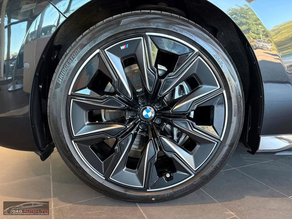 BMW 750 xDRIVE/299HP/360/B&W/HUD/PANO/ACC/588z, снимка 6 - Автомобили и джипове - 55258295