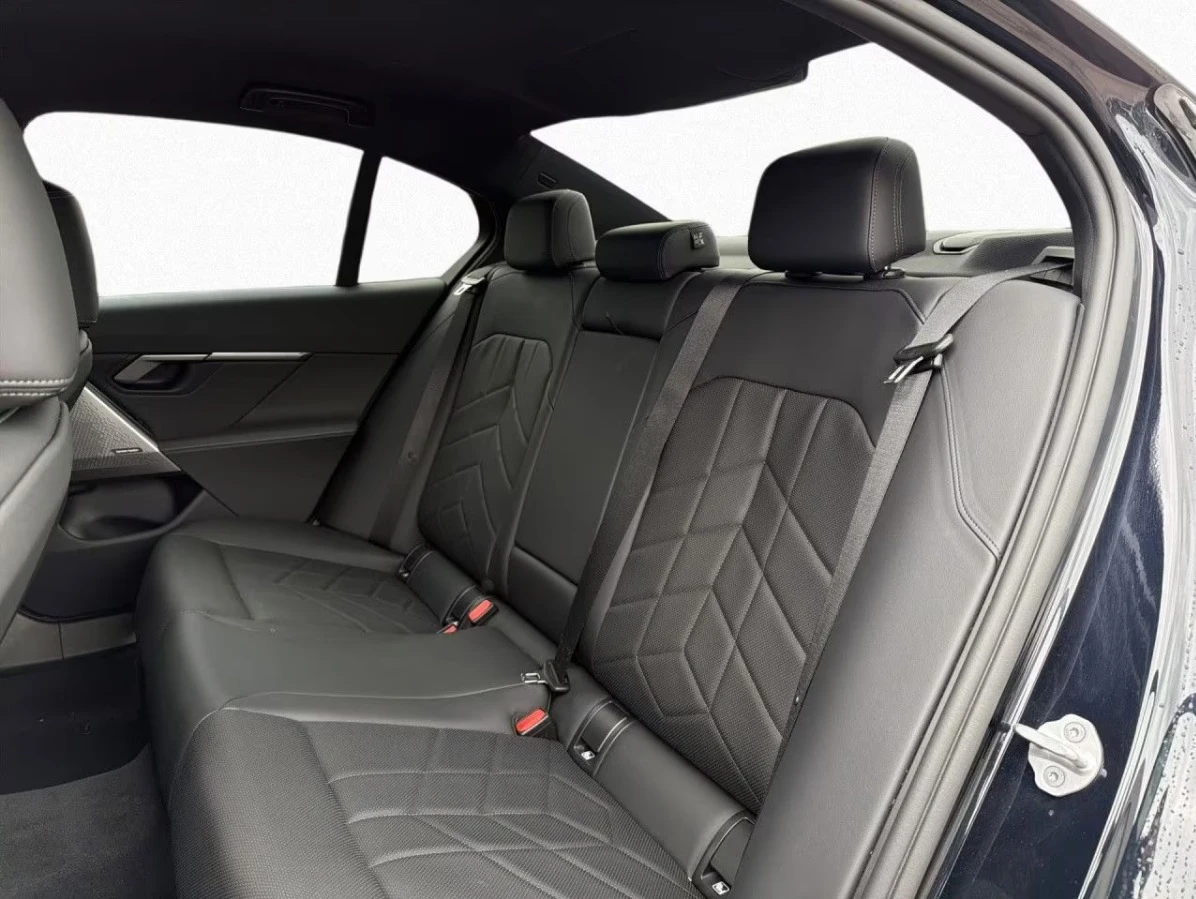 BMW 520 d* xDrive* M Sport* LED* HUD* H/K, снимка 5 - Автомобили и джипове - 55298877