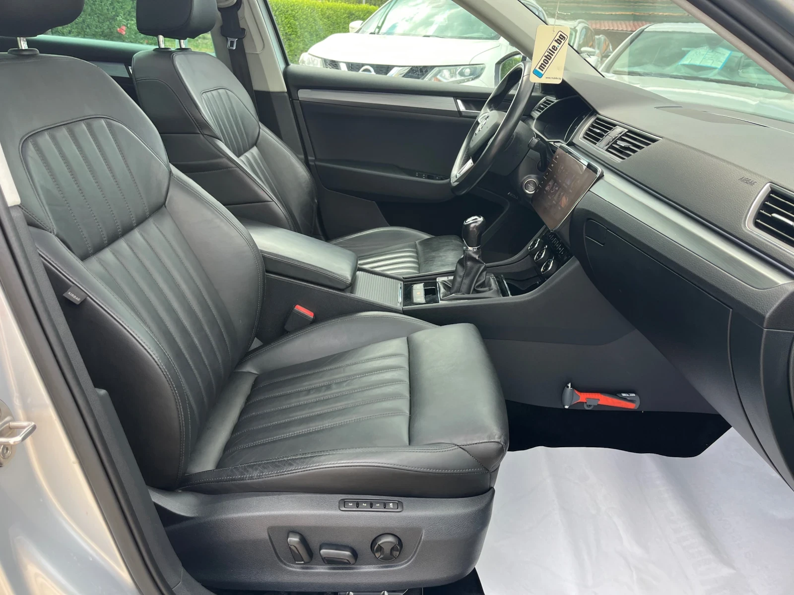 Skoda Superb 2.0TDI Style, снимка 15 - Автомобили и джипове - 55416555