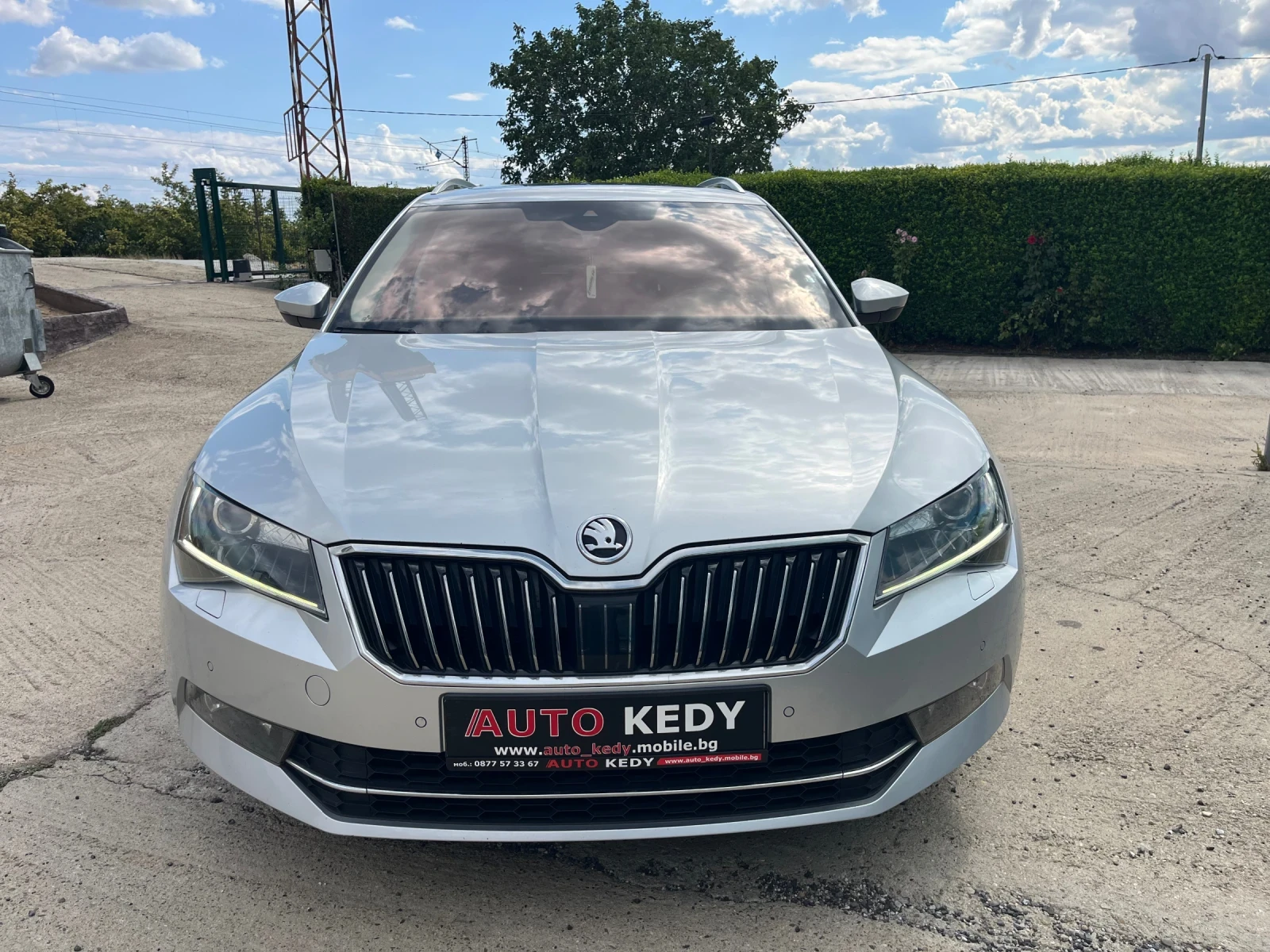 Skoda Superb 2.0TDI Style, снимка 2 - Автомобили и джипове - 55416555