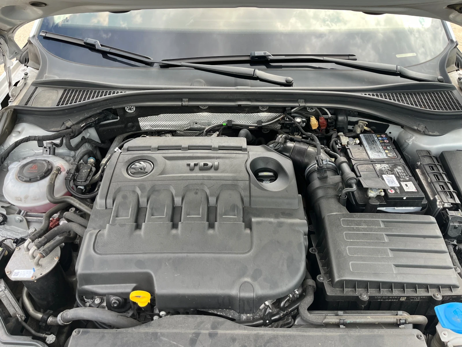 Skoda Superb 2.0TDI Style, снимка 17 - Автомобили и джипове - 55416555