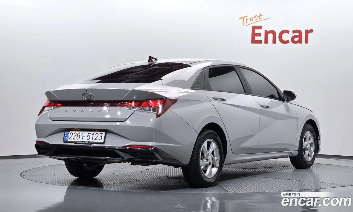 Hyundai Elantra 1.6 LPi Smart, снимка 2 - Автомобили и джипове - 55940413
