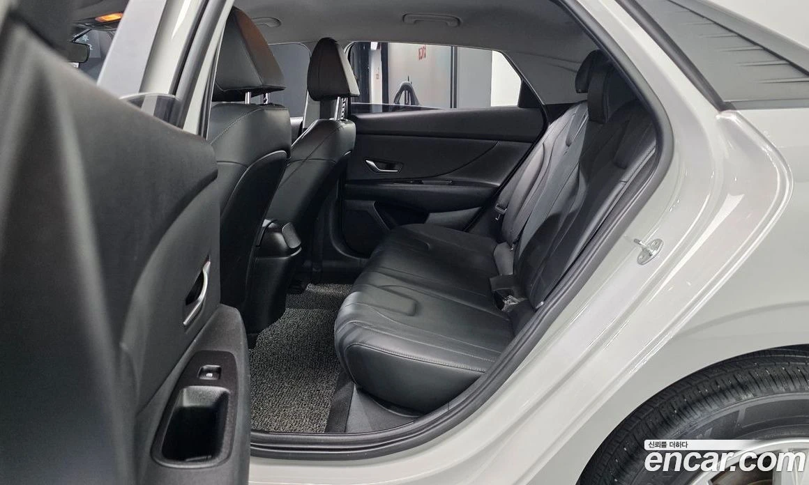 Hyundai Elantra 1.6 LPi Smart, снимка 12 - Автомобили и джипове - 55940413