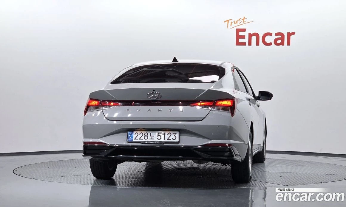 Hyundai Elantra 1.6 LPi Smart, снимка 4 - Автомобили и джипове - 55940413
