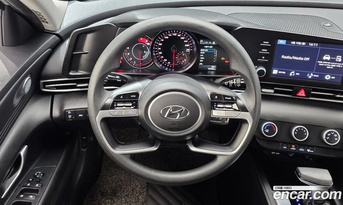 Hyundai Elantra 1.6 LPi Smart, снимка 13 - Автомобили и джипове - 55940413