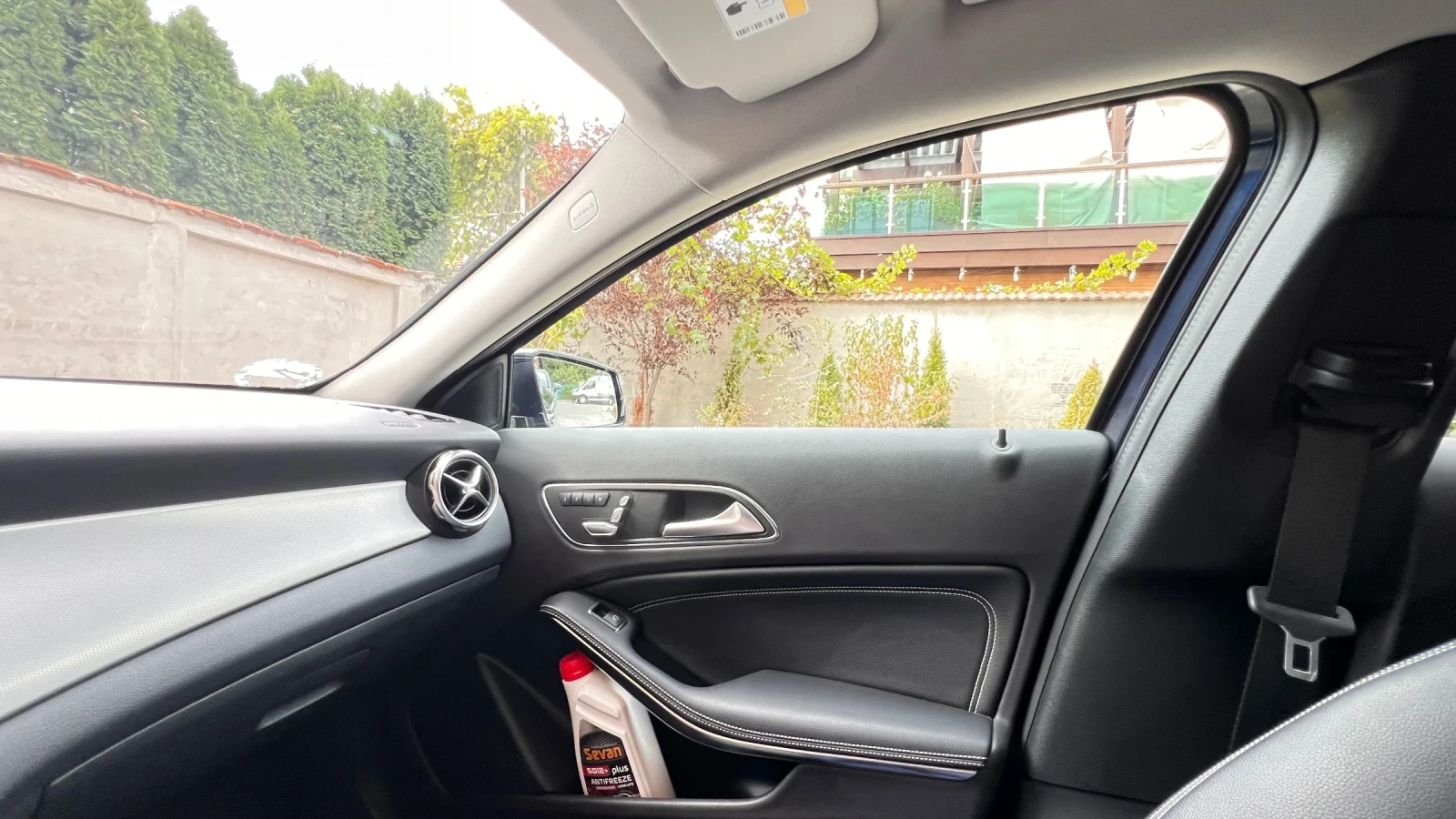 Mercedes-Benz CLA 220, снимка 5 - Автомобили и джипове - 56041187