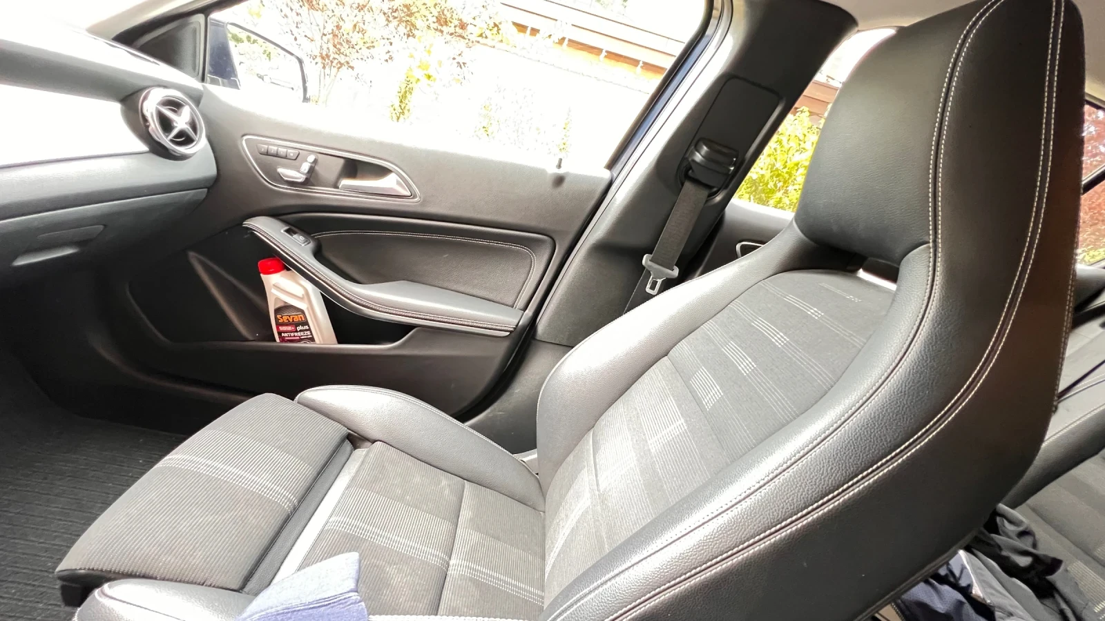 Mercedes-Benz CLA 220, снимка 4 - Автомобили и джипове - 56041187