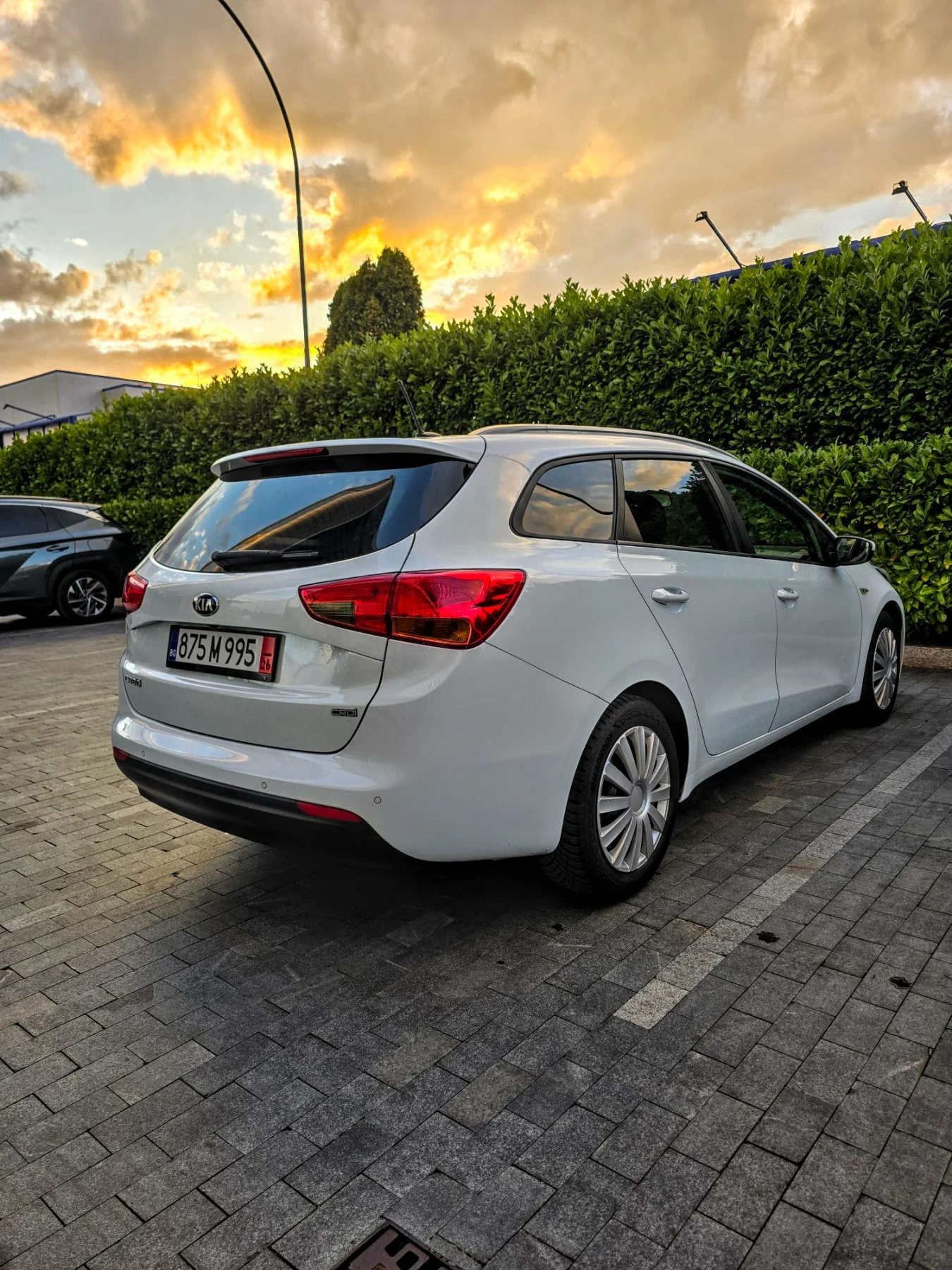 Kia Ceed 1.4., КАМЕРА,  КЛИМАТР., ЛЕД, снимка 3 - Автомобили и джипове - 56185439
