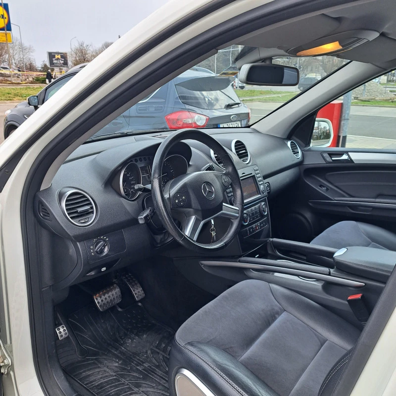 Mercedes-Benz ML 320 3.2 CDI, снимка 7 - Автомобили и джипове - 47397014