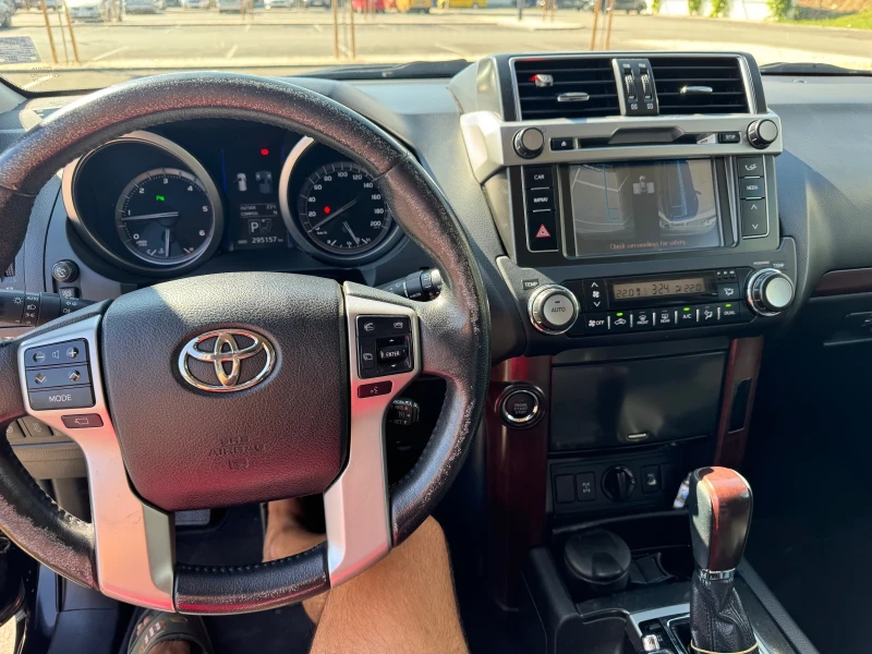 Toyota Land cruiser 2.8 D Full Първи собственик , снимка 4 - Автомобили и джипове - 47221178