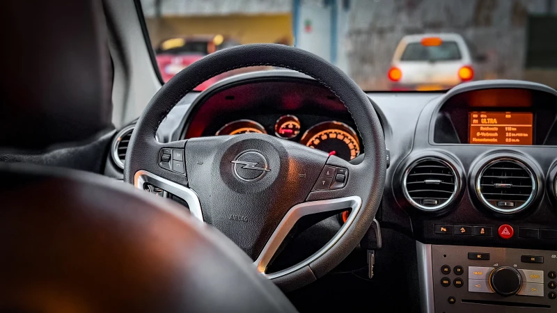 Opel Antara, снимка 9 - Автомобили и джипове - 53204054