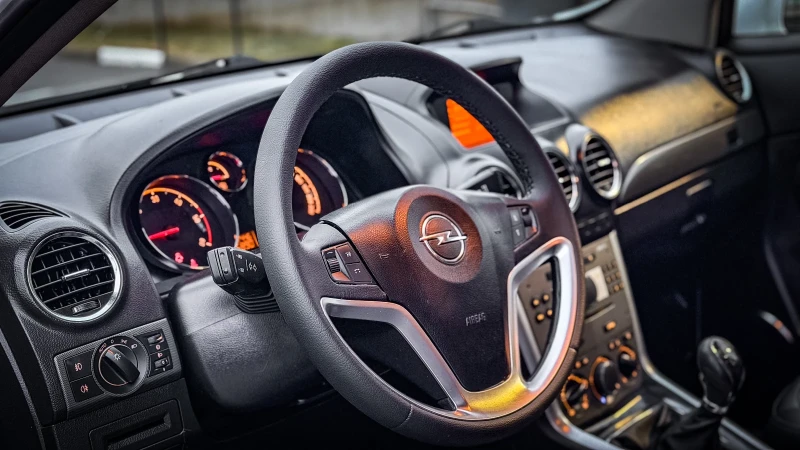Opel Antara, снимка 10 - Автомобили и джипове - 53204054