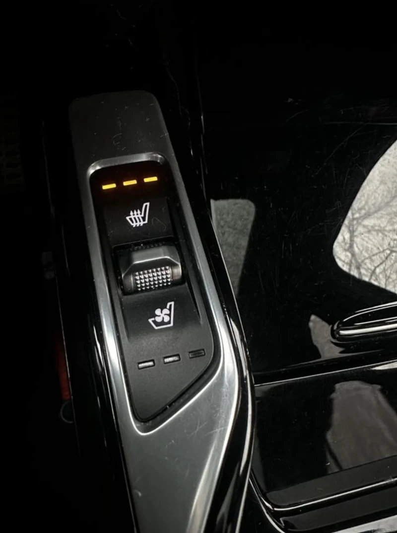 Kia Sorento 1.6 T-GDI Hybrid Executive , снимка 8 - Автомобили и джипове - 53496213