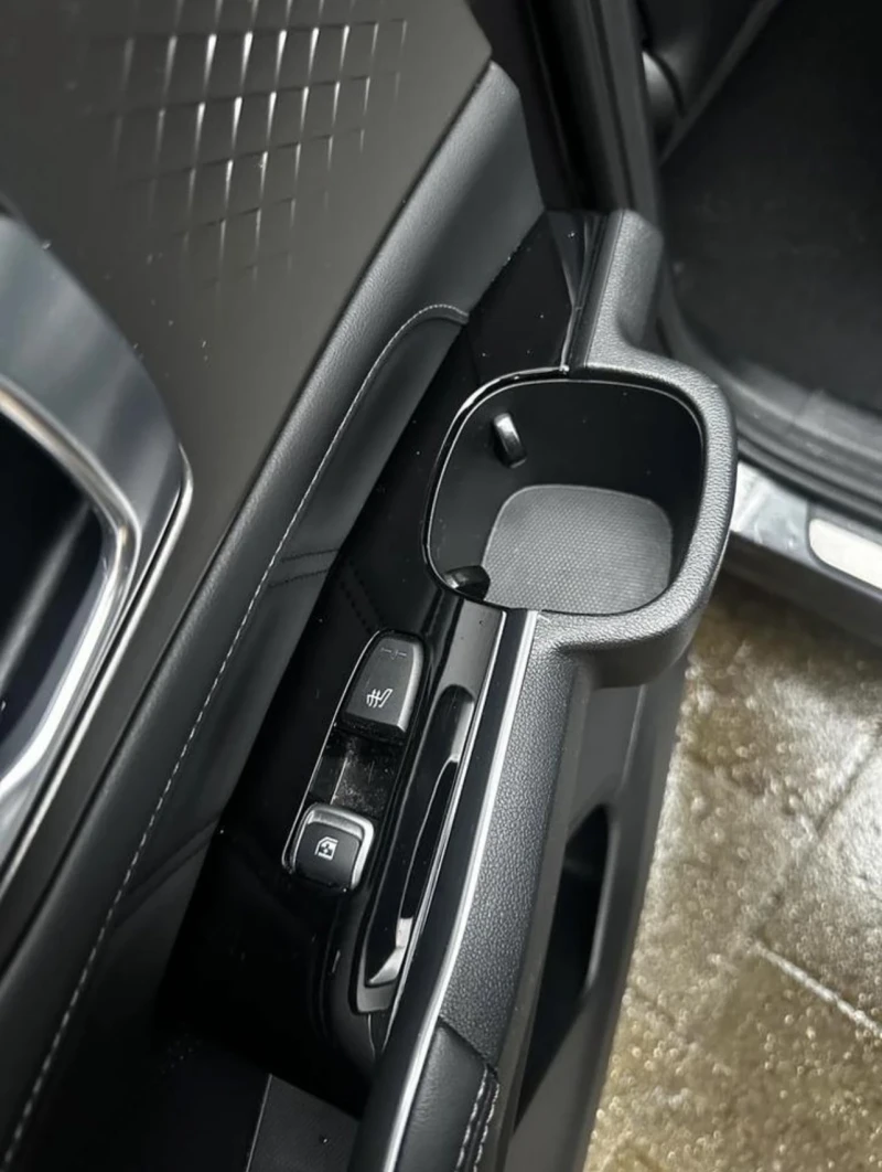 Kia Sorento 1.6 T-GDI Hybrid Executive , снимка 11 - Автомобили и джипове - 53496213