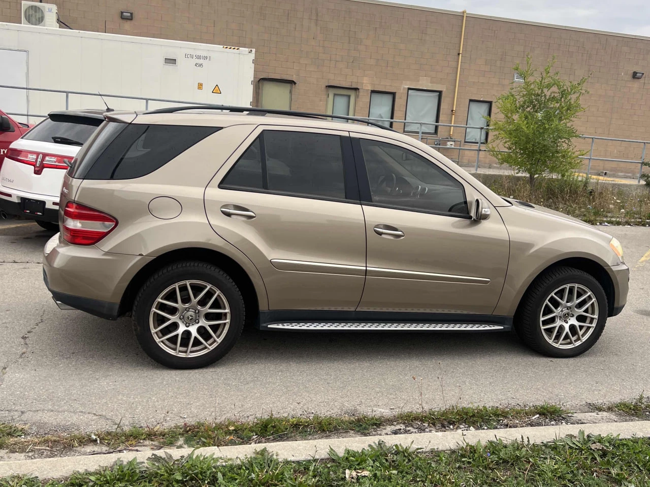 Mercedes-Benz ML * АВТО КРЕДИТ* ЦЕНА ДО БГ * CARFAX *  - изображение 5