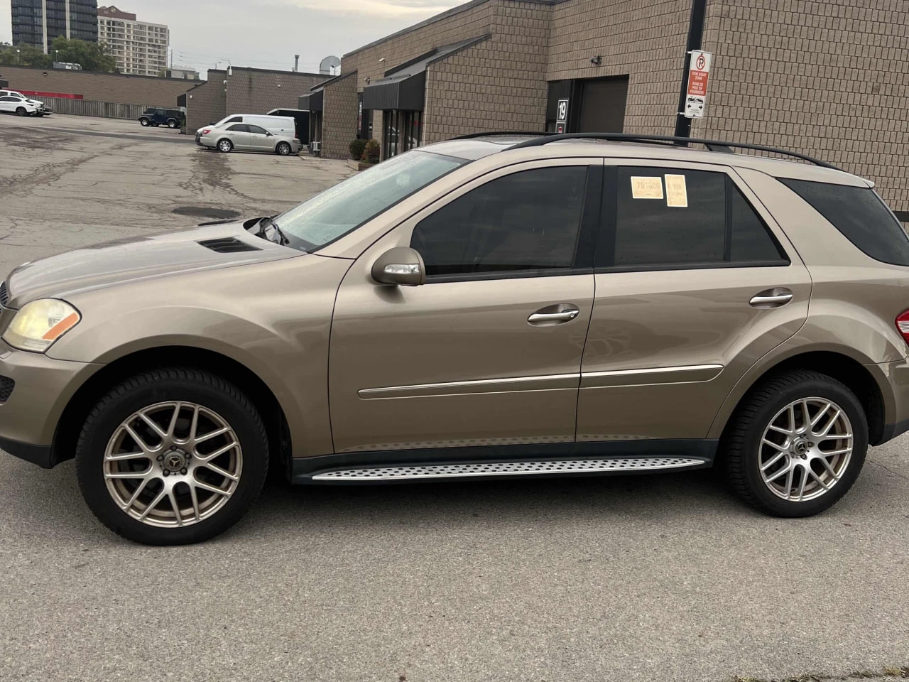 Mercedes-Benz ML * АВТО КРЕДИТ* ЦЕНА ДО БГ * CARFAX *  - изображение 4