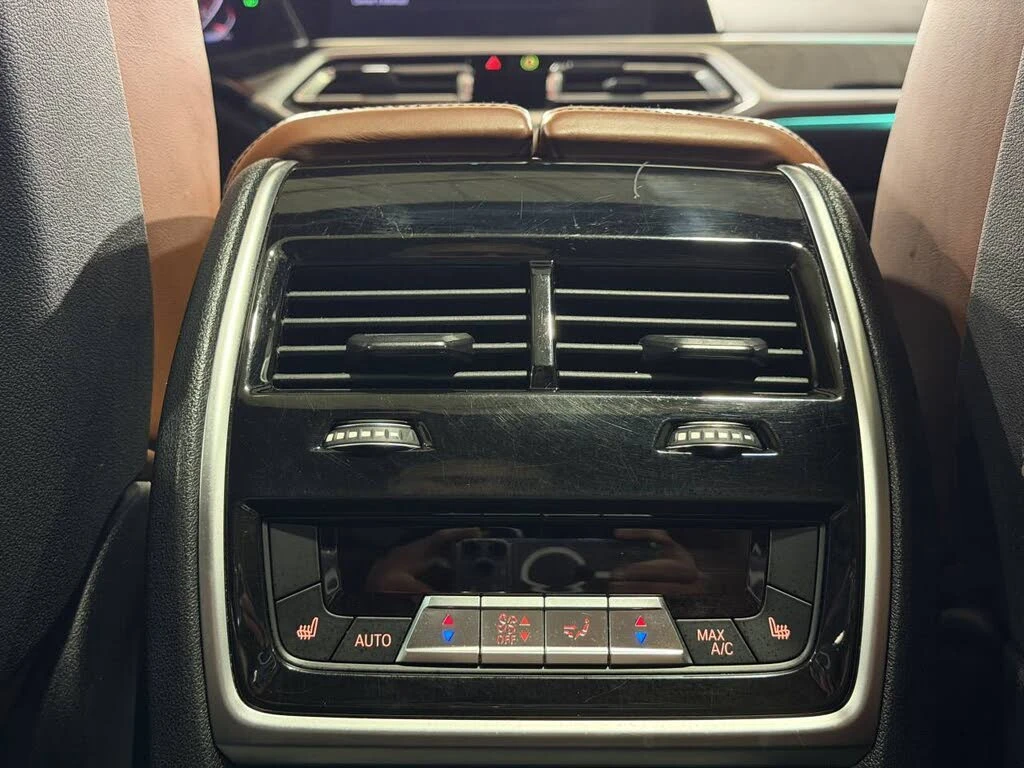 BMW X7 40i MSPORT* DISTRONIC* HEAD-UP* МАСАЖ* 360* LASER, снимка 16 - Автомобили и джипове - 53811540