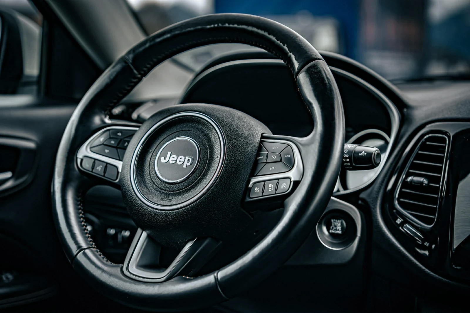 Jeep Compass Limited 4x4, снимка 9 - Автомобили и джипове - 54091890