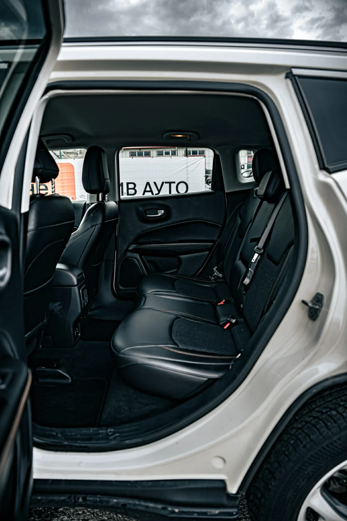 Jeep Compass Limited 4x4, снимка 7 - Автомобили и джипове - 54091890